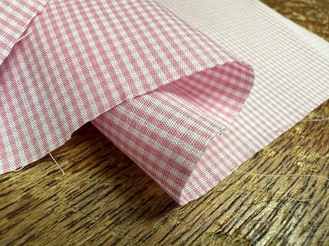 Windsor 2/140's AW pink checked fabric