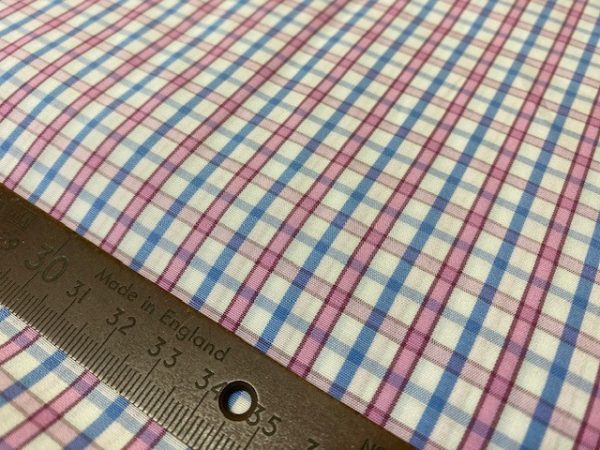 King DD pink checked fabric