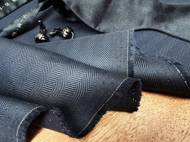 Balmoral 200 black herringbone