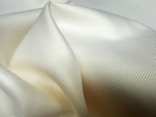 Balmoral 200 ecru herringbone