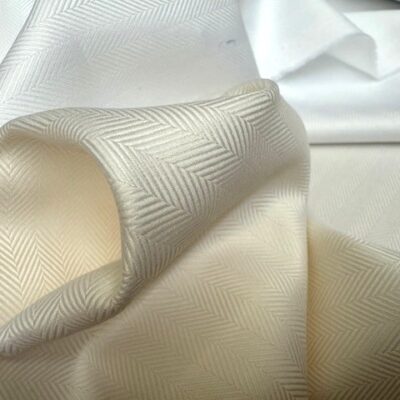 Balmoral 200 ecru herringbone