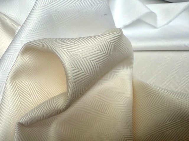 Balmoral 200 ecru herringbone