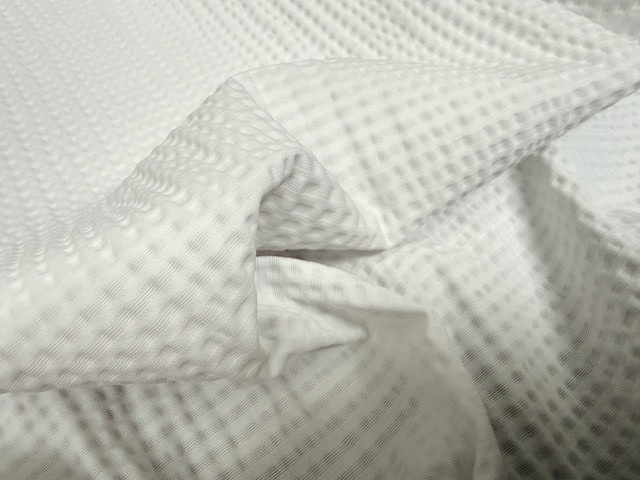 Nassau stretch seersucker white